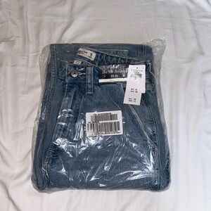 ABERCROMBIE&FITCH CURVE LOVE 90s RELAXED HIGH RISE JEANS